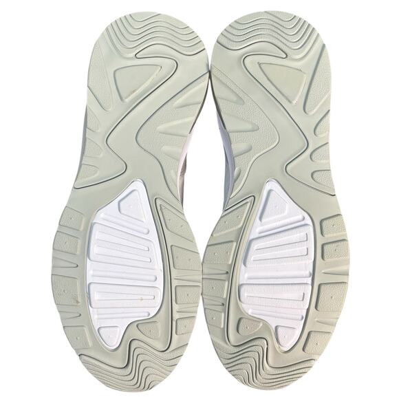 LA Gear Women’s Runyon Suede Low Top Sneaker Size 7 - 2022 Legacy Collection - Picture 2 of 16